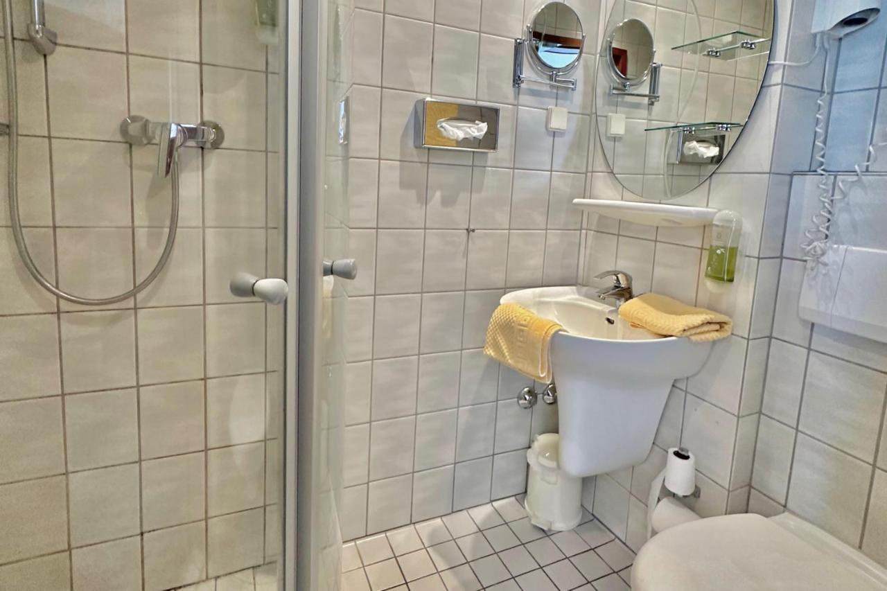 Hotel Imperial Krefeld Bagian luar foto
