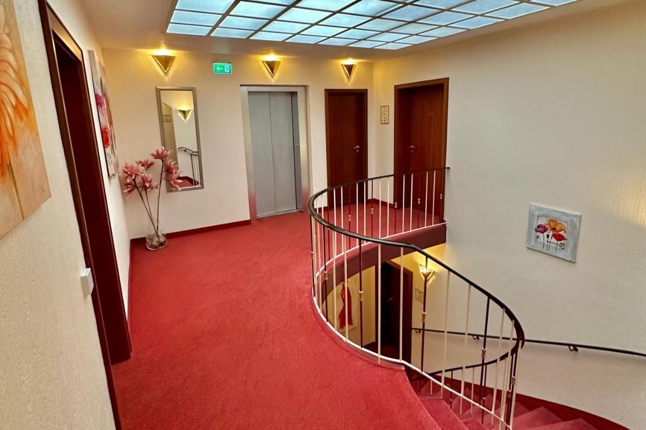 Hotel Imperial Krefeld Bagian luar foto