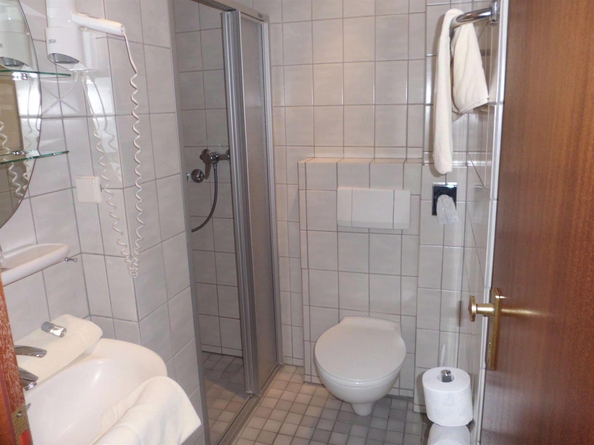 Hotel Imperial Krefeld Bagian luar foto